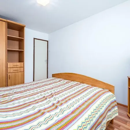 Helena House With 3*